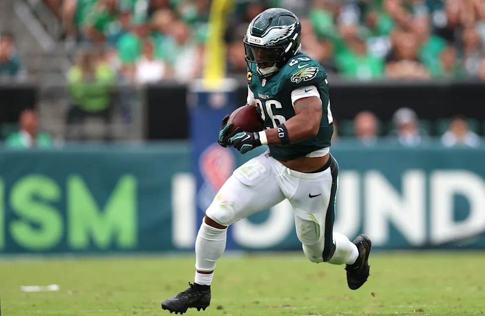 Saquon Barkley Exits Early With Apparent Right Hamstring Strain, Absence Hinges on MRI