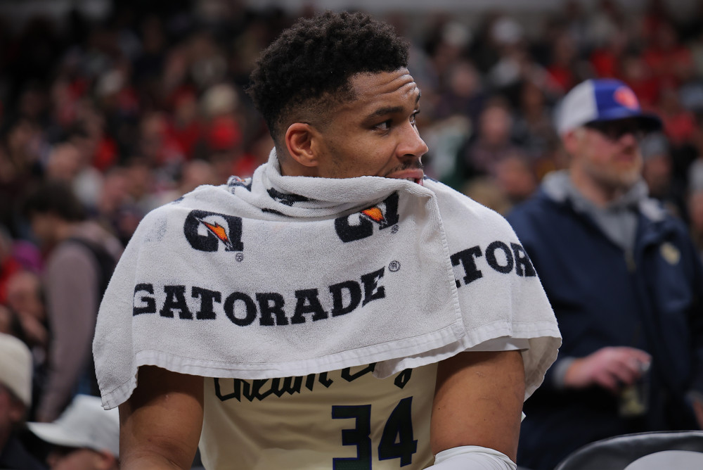 No Timetable for Giannis Antetokounmpo's Return